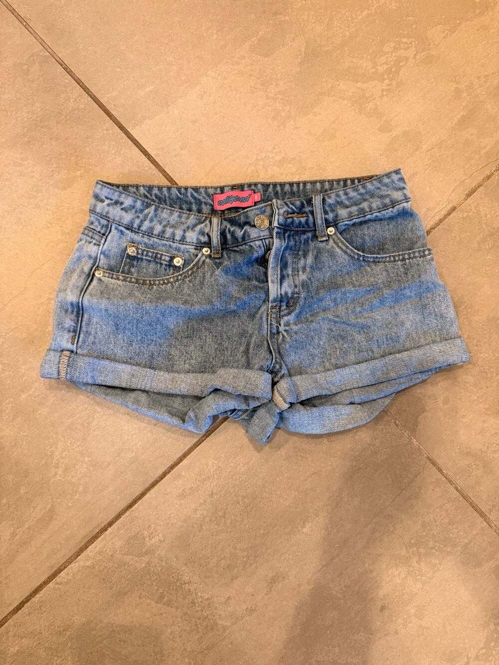 Edikted XS High-Waisted Rolled Hem Denim Shorts